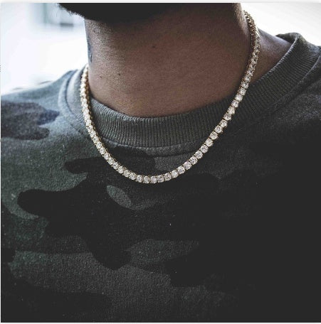 Men’s Fashionable Shiny Necklace